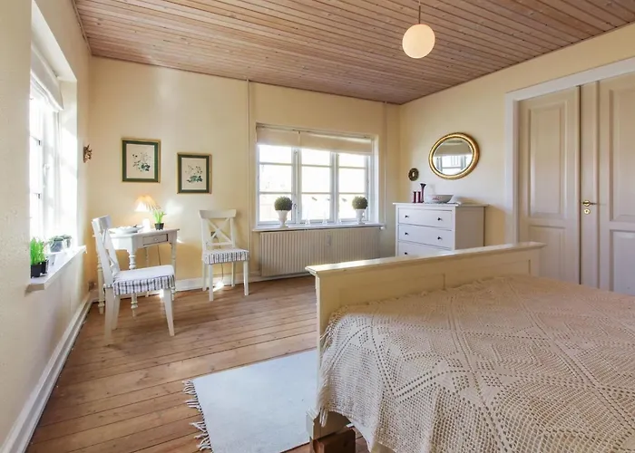 Faustine - 500m From The Sea By Interhome