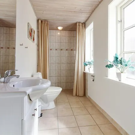 Faustine - 500m From The Sea By Interhome *