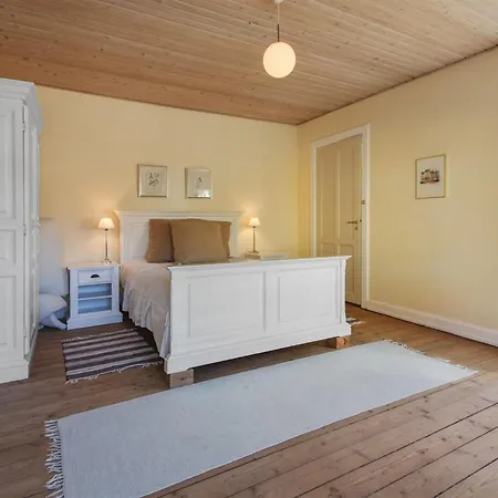 Faustine - 500m From The Sea By Interhome